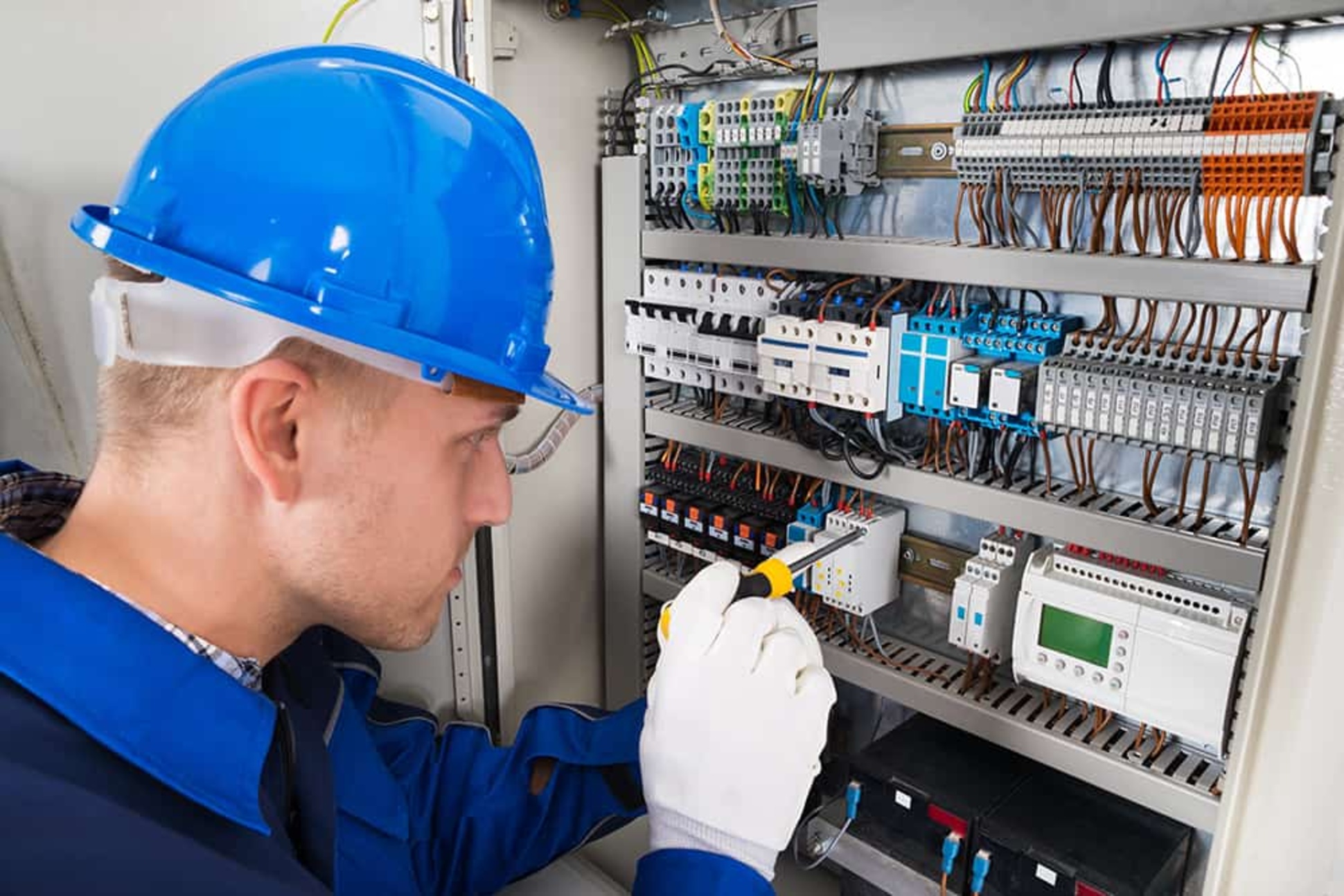 Elektroniker für Energie- und Gebäudetechnik (m/w/d) bei Dreis Elektrotechnik in Frankfurt am Main